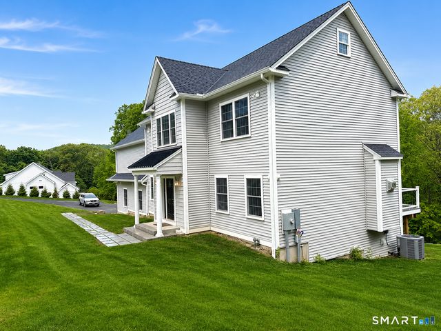 4 Jans Way, Guilford, CT 06437