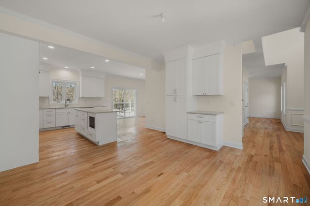4 Jans Way, Guilford, CT 06437