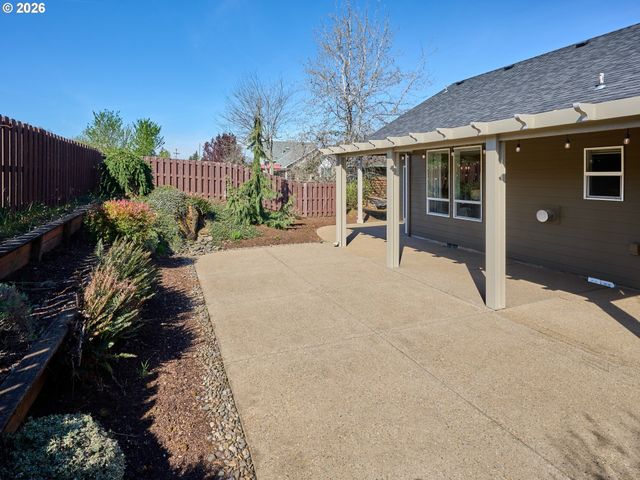 111 BREYONNA Way, Silverton, OR 97381