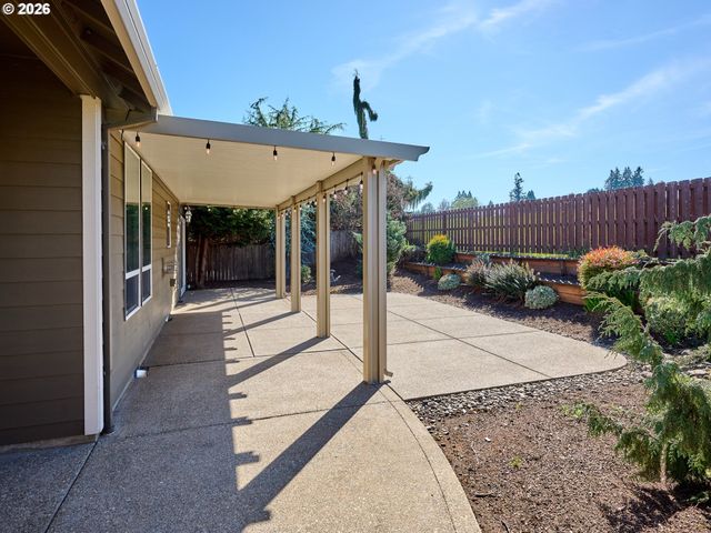 111 BREYONNA Way, Silverton, OR 97381