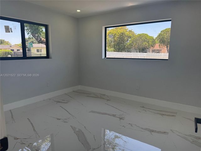 2251 NW 193rd Ter, Miami Gardens, FL 33056