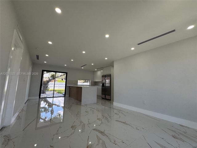 2251 NW 193rd Ter, Miami Gardens, FL 33056