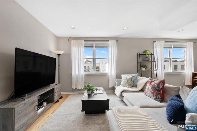 225 Clinton Street 4, Hoboken, NJ 07030