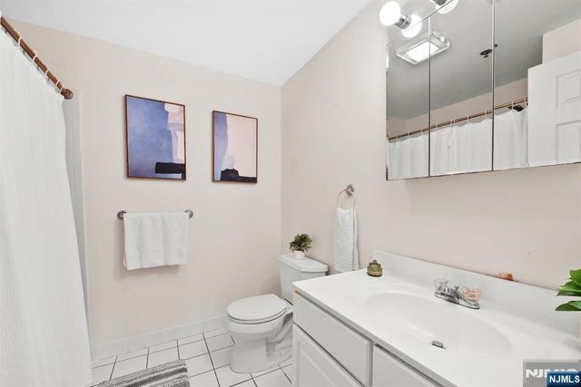 225 Clinton Street 4, Hoboken, NJ 07030