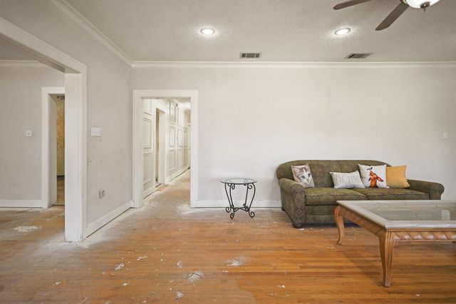2202 16th Street, Lubbock, TX 79401
