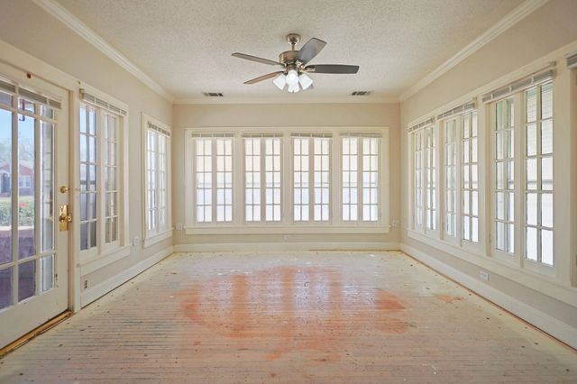 2202 16th Street, Lubbock, TX 79401