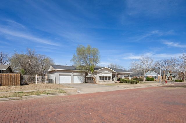 2202 16th Street, Lubbock, TX 79401