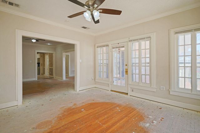2202 16th Street, Lubbock, TX 79401