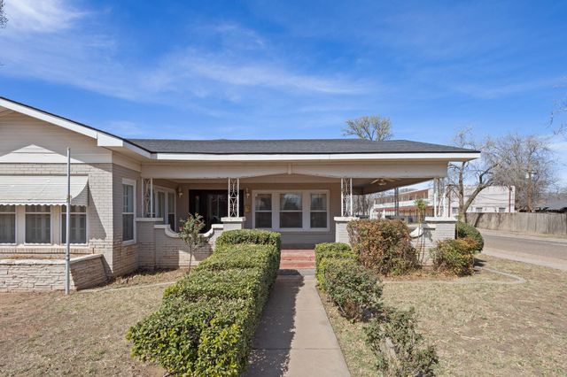 2202 16th Street, Lubbock, TX 79401