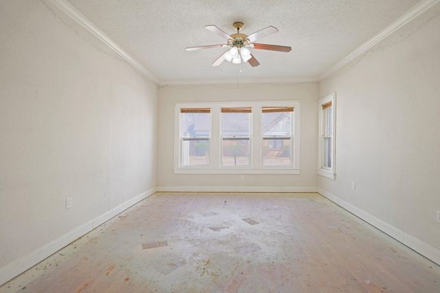 2202 16th Street, Lubbock, TX 79401