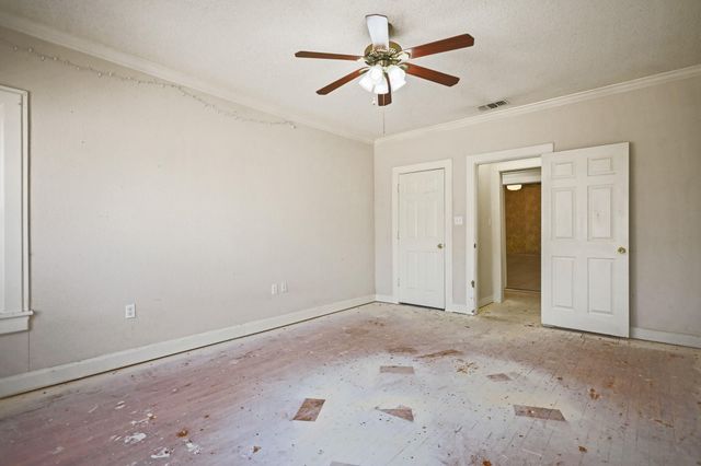 2202 16th Street, Lubbock, TX 79401