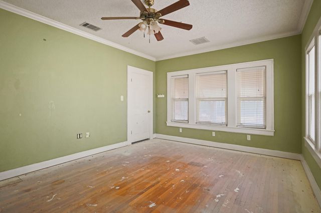 2202 16th Street, Lubbock, TX 79401