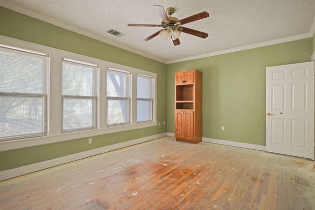 2202 16th Street, Lubbock, TX 79401
