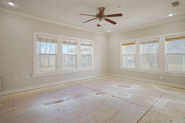2202 16th Street, Lubbock, TX 79401