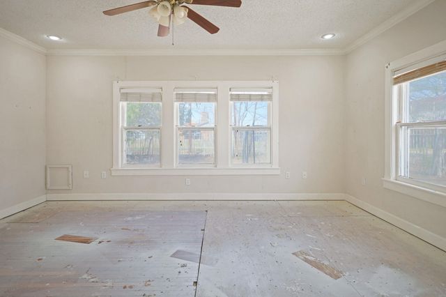 2202 16th Street, Lubbock, TX 79401