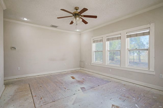2202 16th Street, Lubbock, TX 79401