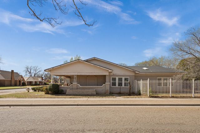 2202 16th Street, Lubbock, TX 79401