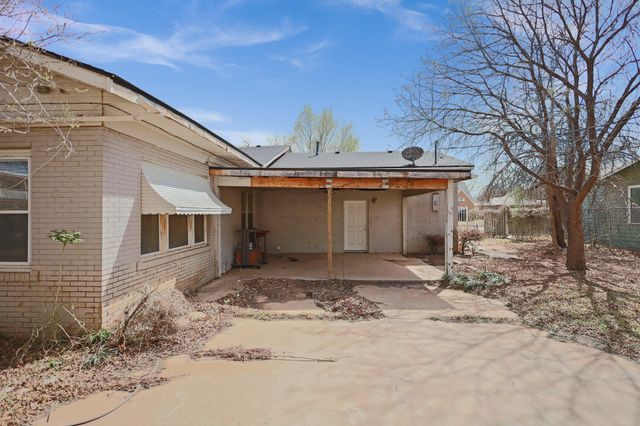 2202 16th Street, Lubbock, TX 79401