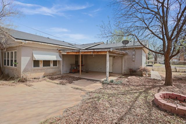 2202 16th Street, Lubbock, TX 79401