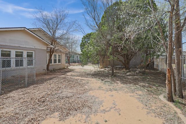 2202 16th Street, Lubbock, TX 79401