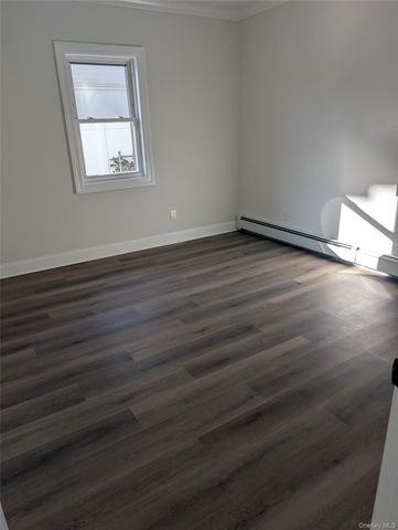 22 Murray Road, Hicksville, NY 11801