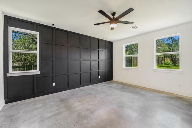 10201 Thomas LN, Dripping Springs, TX 78620