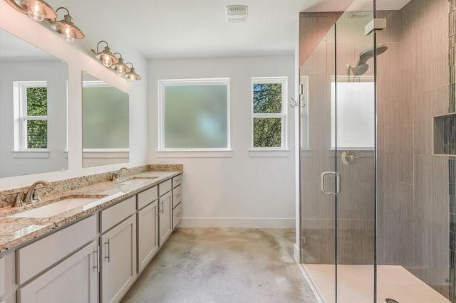 10201 Thomas LN, Dripping Springs, TX 78620
