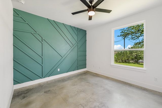 10201 Thomas LN, Dripping Springs, TX 78620