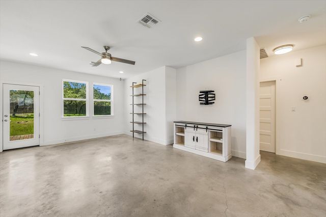 10201 Thomas LN, Dripping Springs, TX 78620