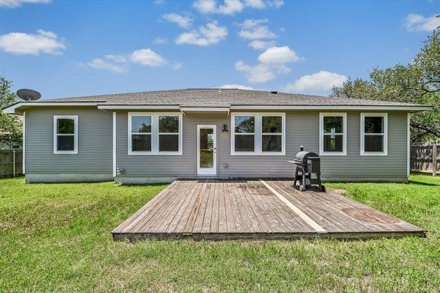 10201 Thomas LN, Dripping Springs, TX 78620