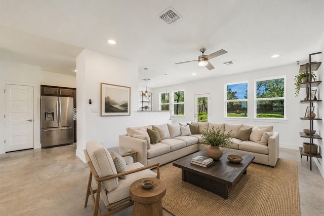 10201 Thomas LN, Dripping Springs, TX 78620