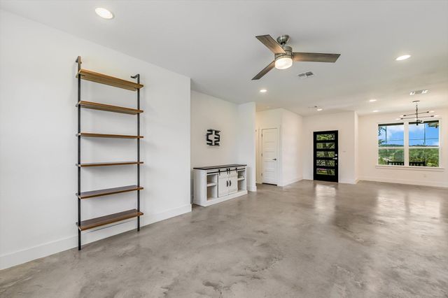 10201 Thomas LN, Dripping Springs, TX 78620