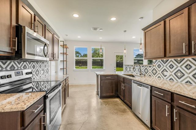 10201 Thomas LN, Dripping Springs, TX 78620