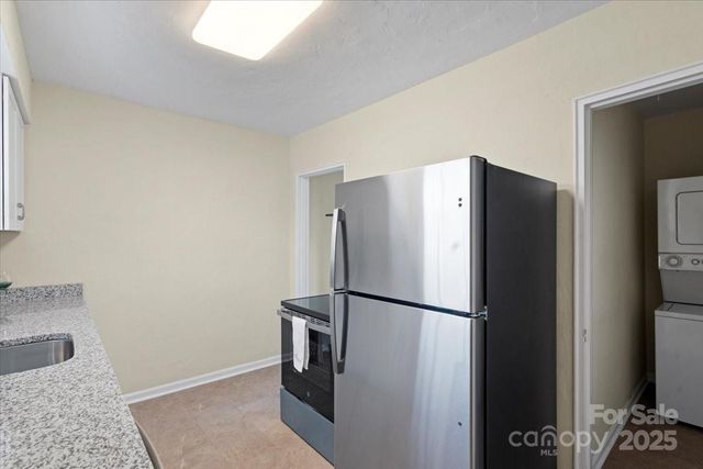 343 Wakefield Drive B, Charlotte, NC 28209