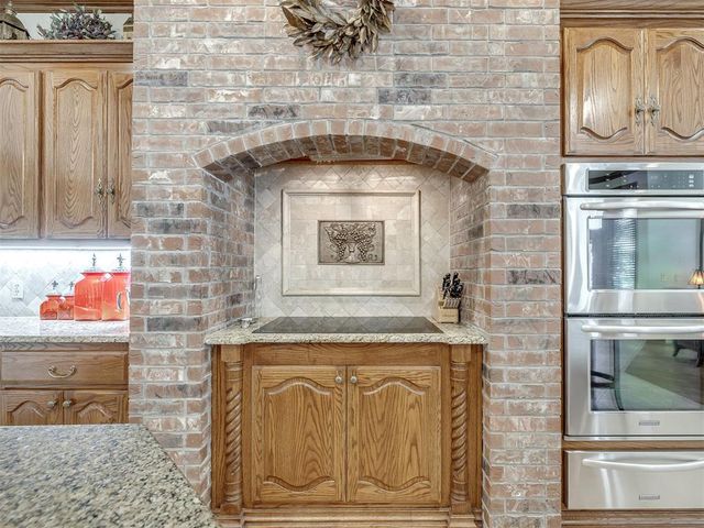 905 Stone Creek Boulevard, Yukon, OK 73099