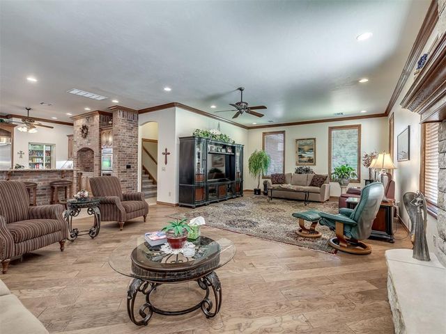 905 Stone Creek Boulevard, Yukon, OK 73099