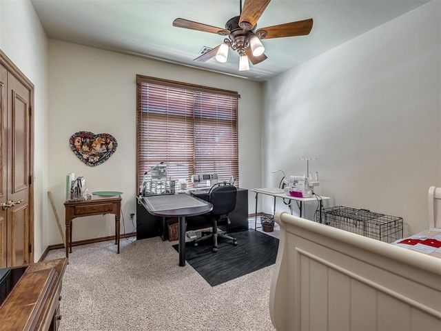 905 Stone Creek Boulevard, Yukon, OK 73099