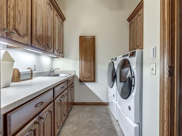 905 Stone Creek Boulevard, Yukon, OK 73099