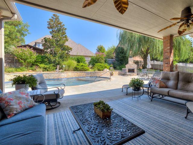 905 Stone Creek Boulevard, Yukon, OK 73099