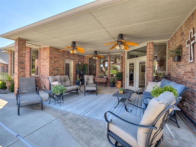 905 Stone Creek Boulevard, Yukon, OK 73099