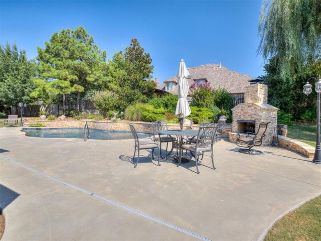 905 Stone Creek Boulevard, Yukon, OK 73099