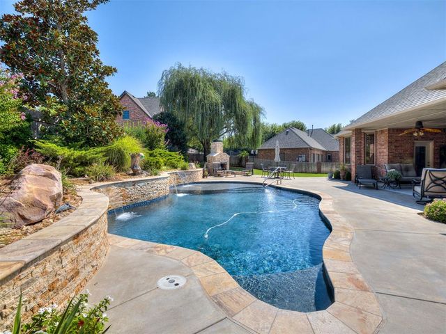 905 Stone Creek Boulevard, Yukon, OK 73099