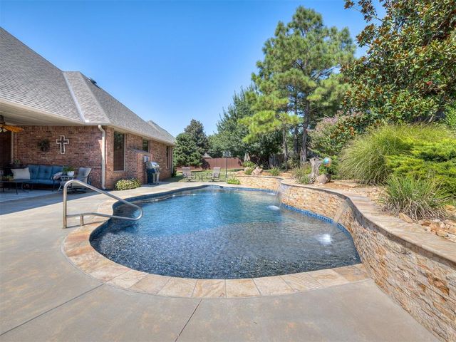 905 Stone Creek Boulevard, Yukon, OK 73099