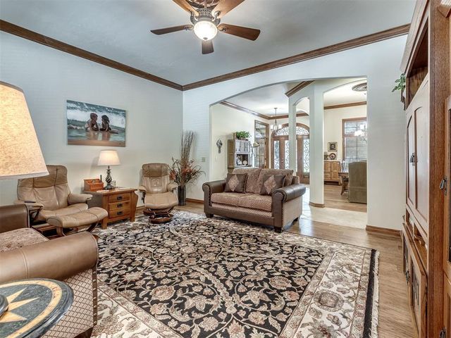 905 Stone Creek Boulevard, Yukon, OK 73099