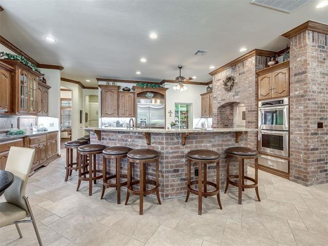 905 Stone Creek Boulevard, Yukon, OK 73099
