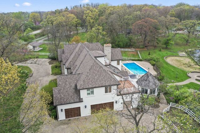 10 Old Hart Road, Barrington Hills, IL 60010