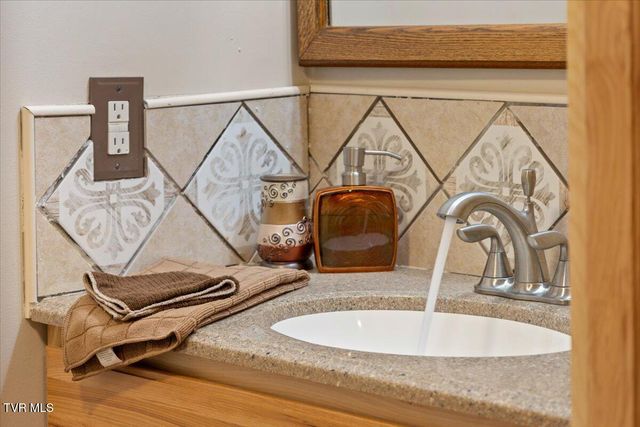 1122 Highway 107, Jonesborough, TN 37659