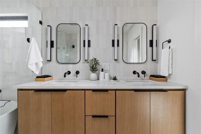 108 Comal ST, Austin, TX 78702