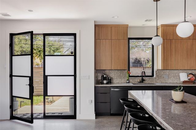 108 Comal ST, Austin, TX 78702