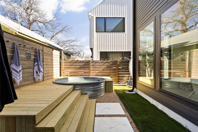 108 Comal ST, Austin, TX 78702